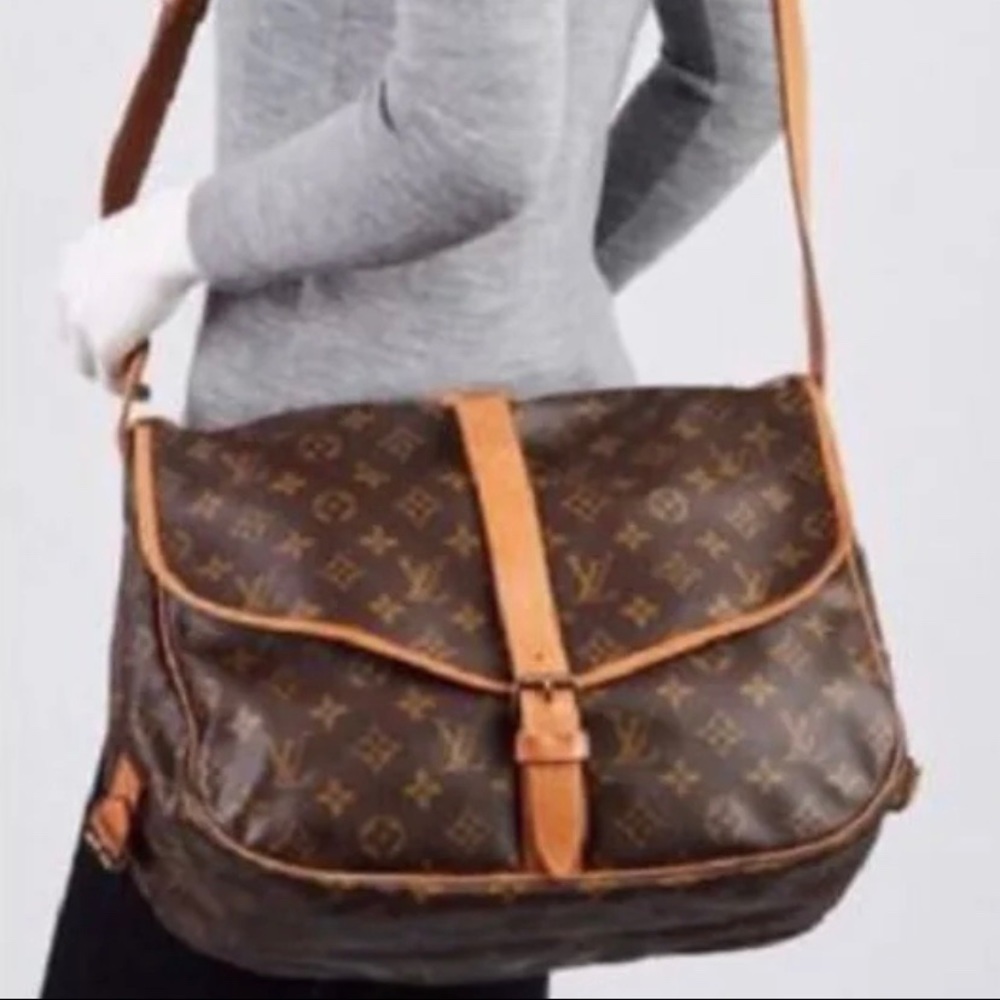 Louis Vuitton Monogram Samur 35 messenger bag.